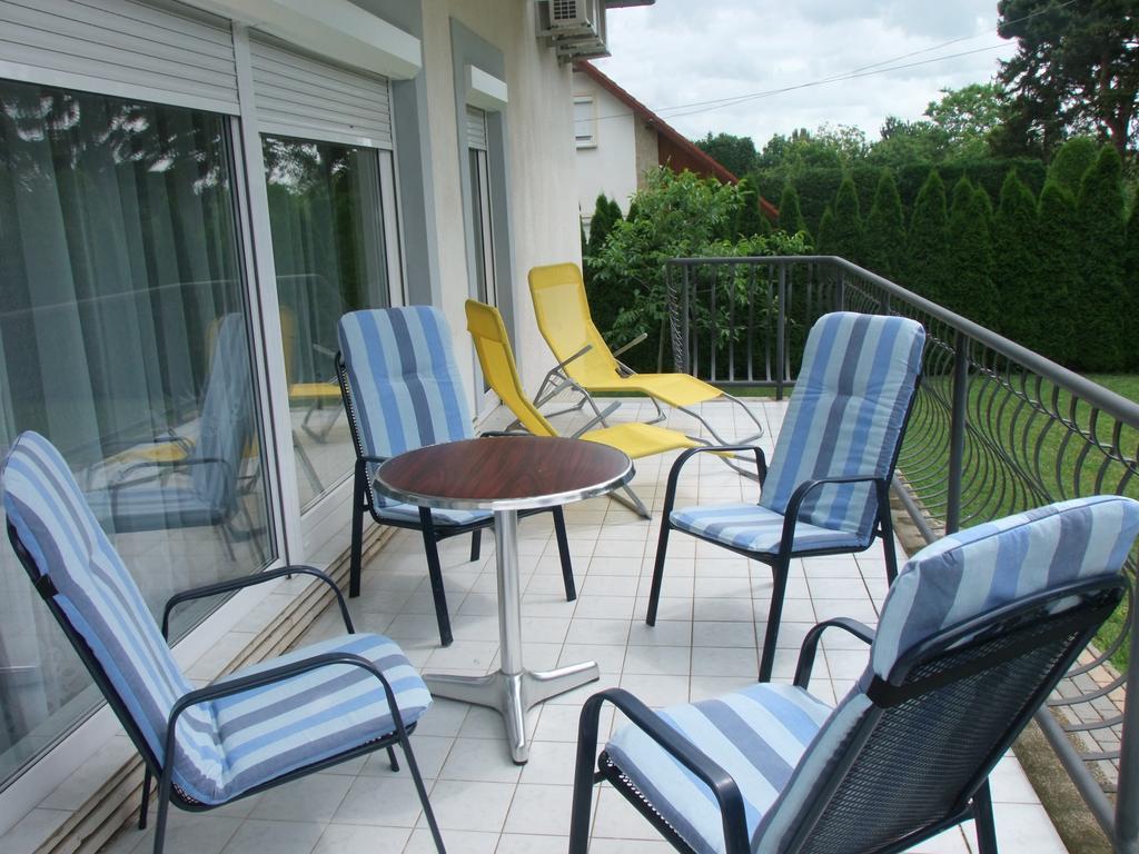 Levente Apartman Балатондьєрек Екстер'єр фото