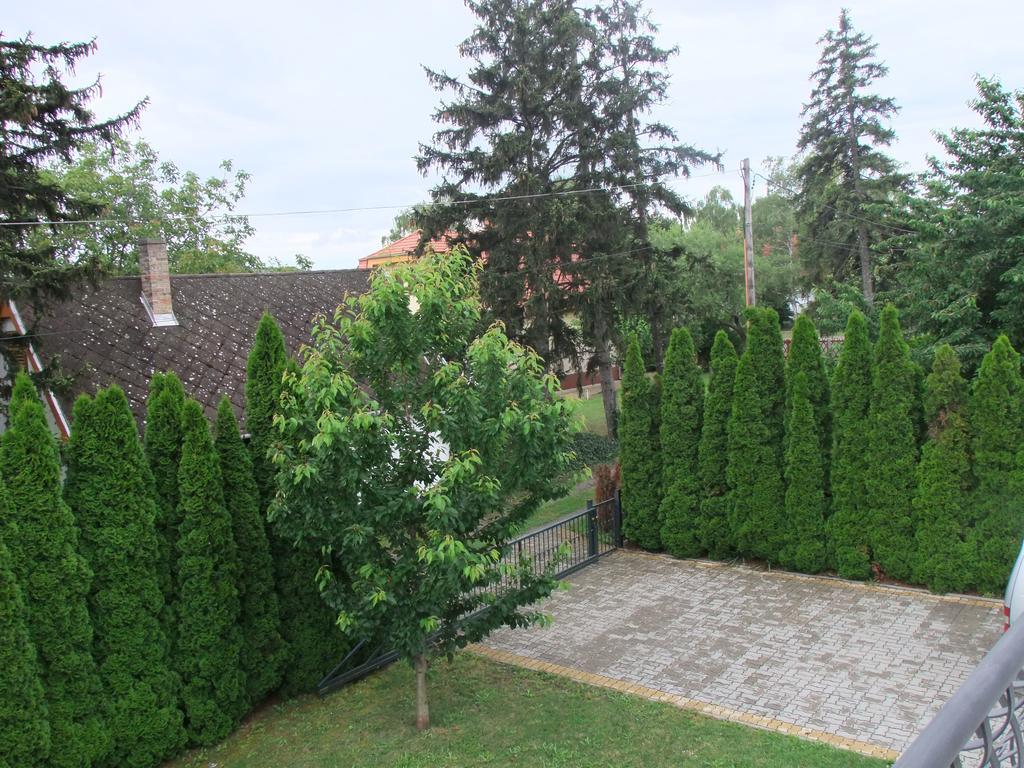 Levente Apartman Балатондьєрек Екстер'єр фото